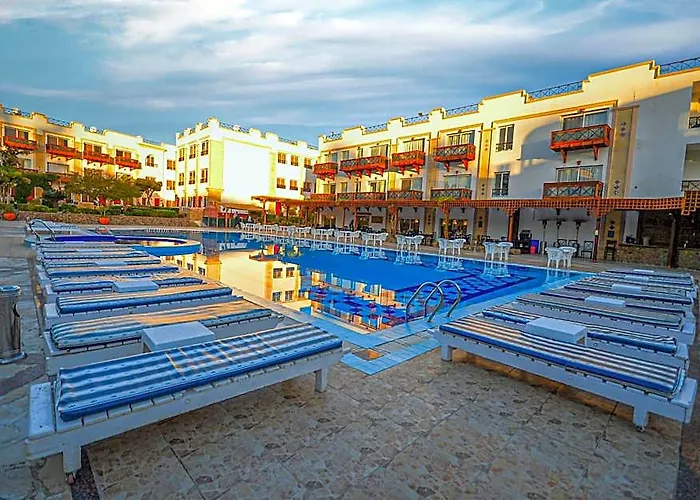 Falcon Naama Star